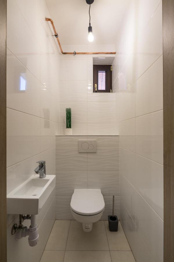 Stafetahaz Apartmanok Vác المظهر الخارجي الصورة