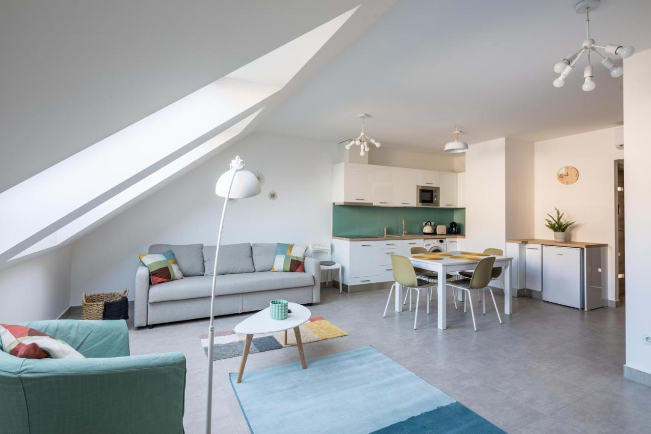 Stafetahaz Apartmanok Vác المظهر الخارجي الصورة