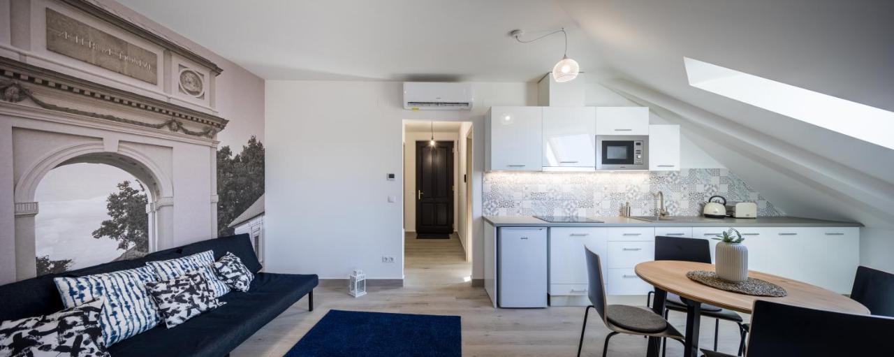 Stafetahaz Apartmanok Vác المظهر الخارجي الصورة