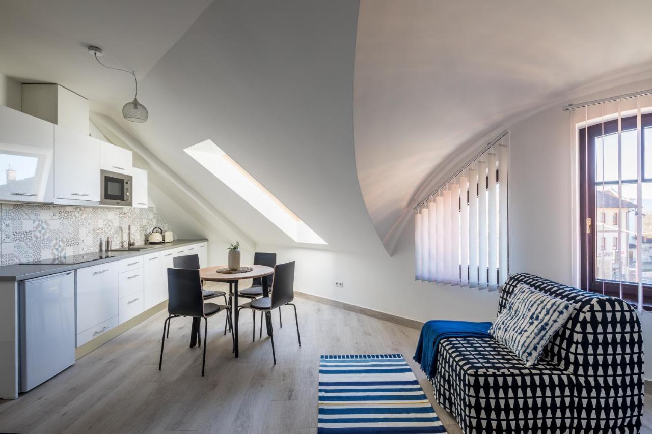 Stafetahaz Apartmanok Vác المظهر الخارجي الصورة