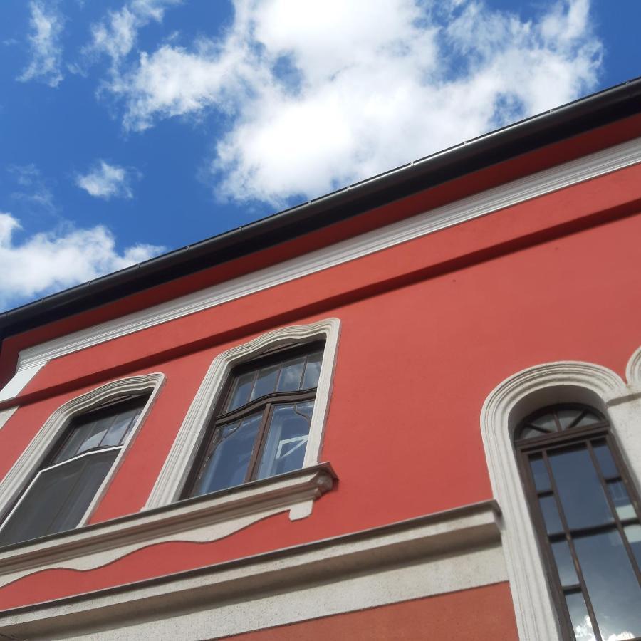 Stafetahaz Apartmanok Vác المظهر الخارجي الصورة