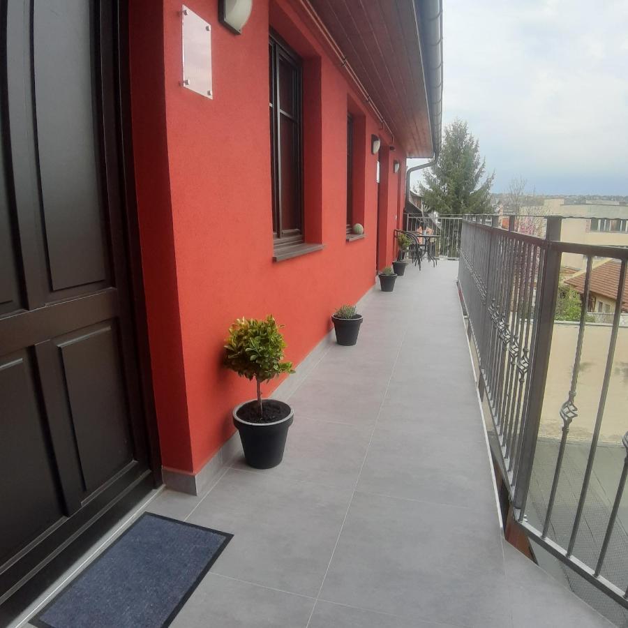 Stafetahaz Apartmanok Vác المظهر الخارجي الصورة