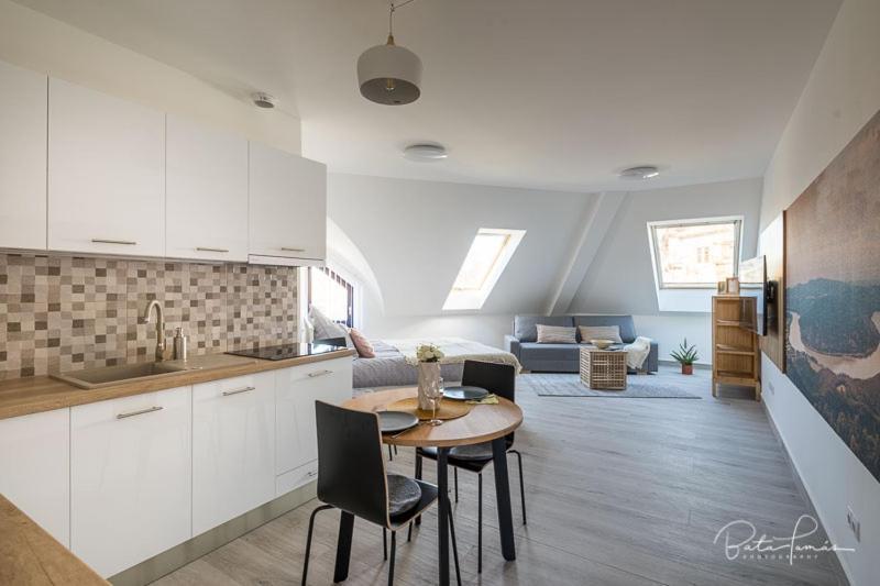 Stafetahaz Apartmanok Vác المظهر الخارجي الصورة