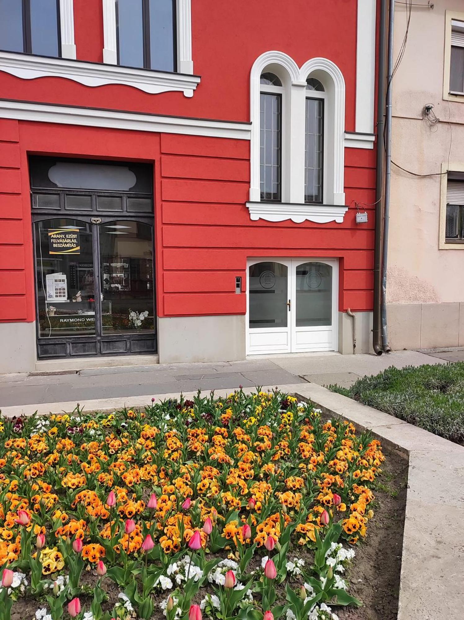 Stafetahaz Apartmanok Vác المظهر الخارجي الصورة