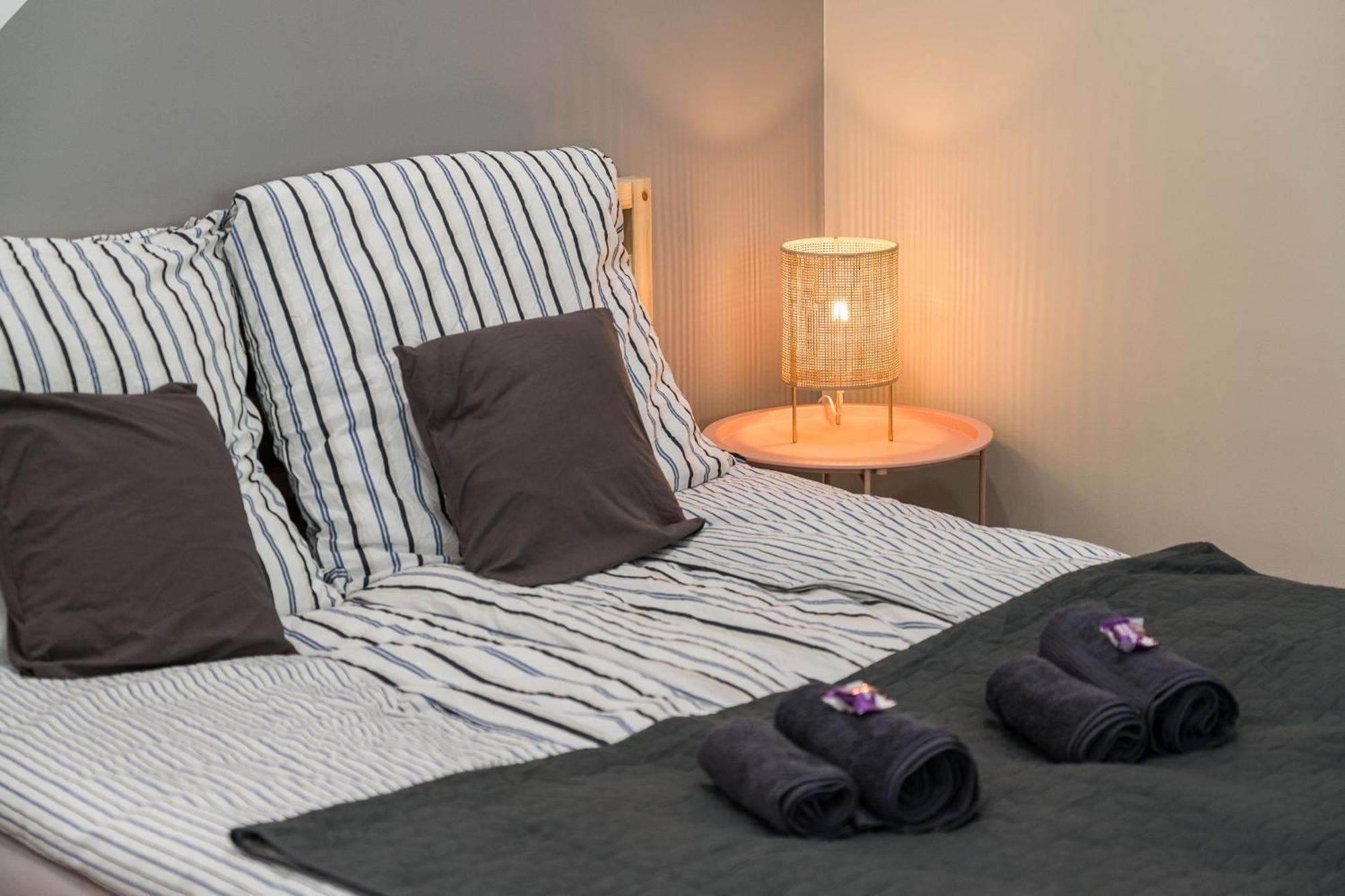 Stafetahaz Apartmanok Vác المظهر الخارجي الصورة