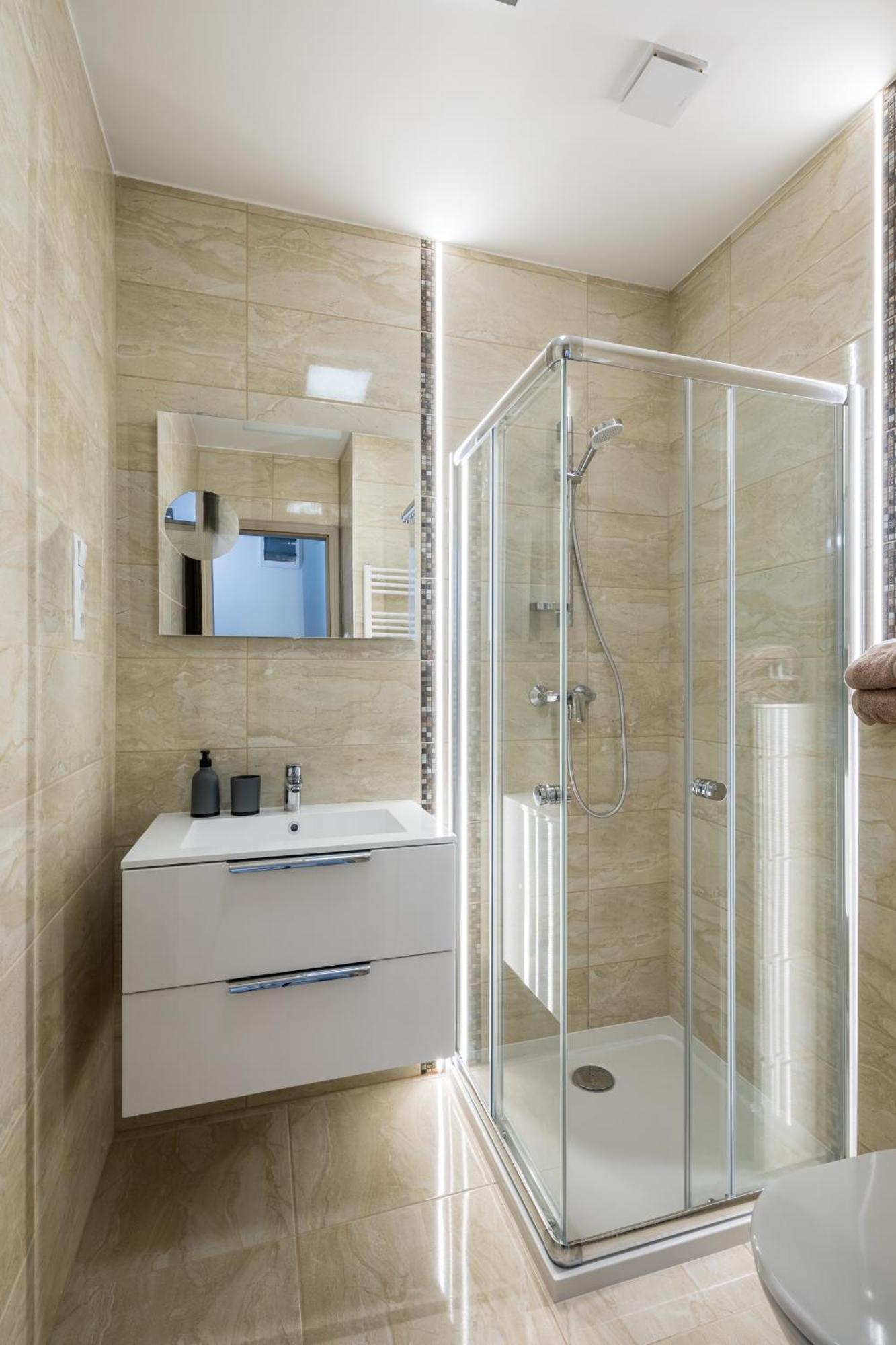 Stafetahaz Apartmanok Vác المظهر الخارجي الصورة