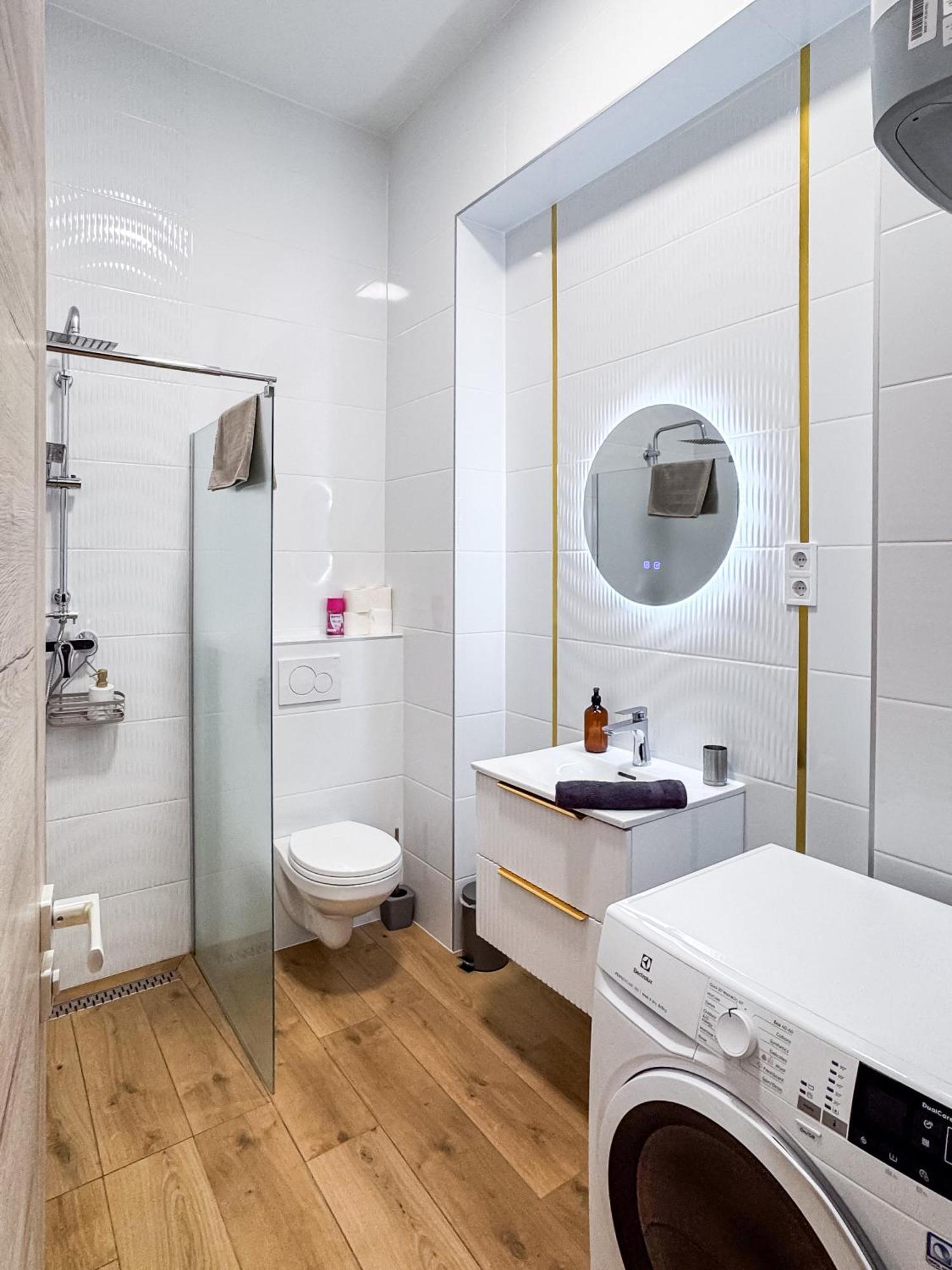 Stafetahaz Apartmanok Vác المظهر الخارجي الصورة