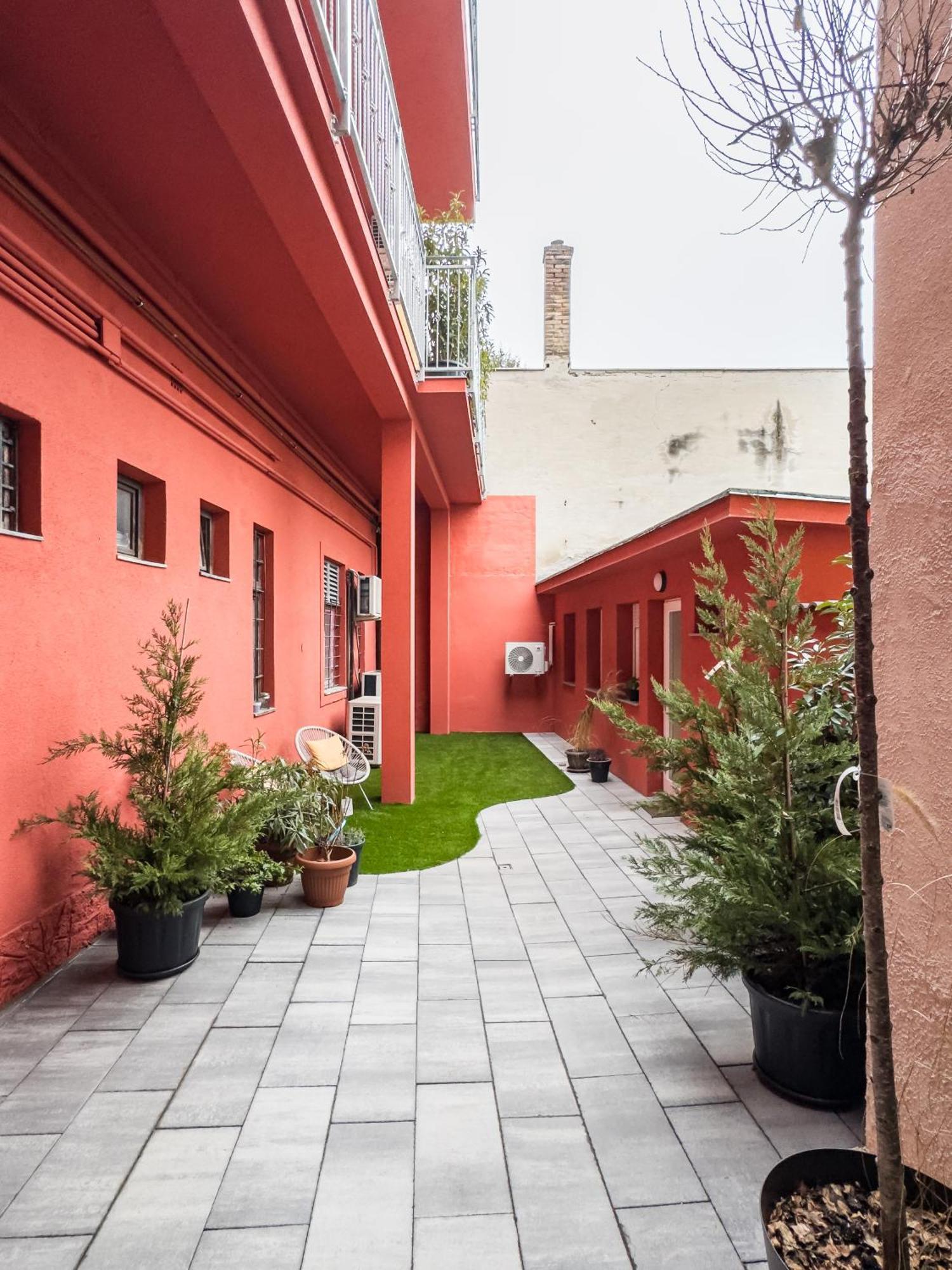 Stafetahaz Apartmanok Vác المظهر الخارجي الصورة